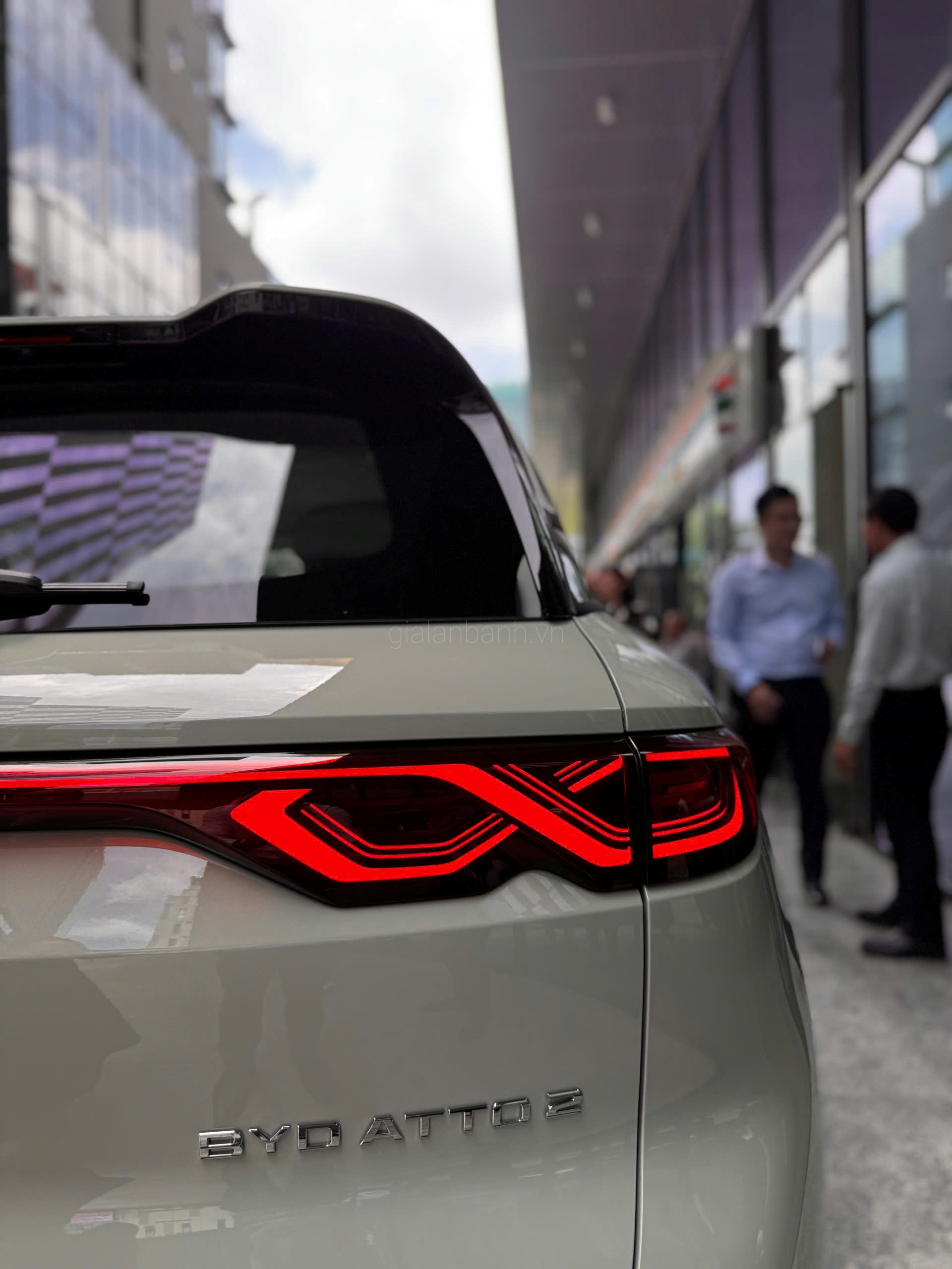 Đèn sau byd atto 2