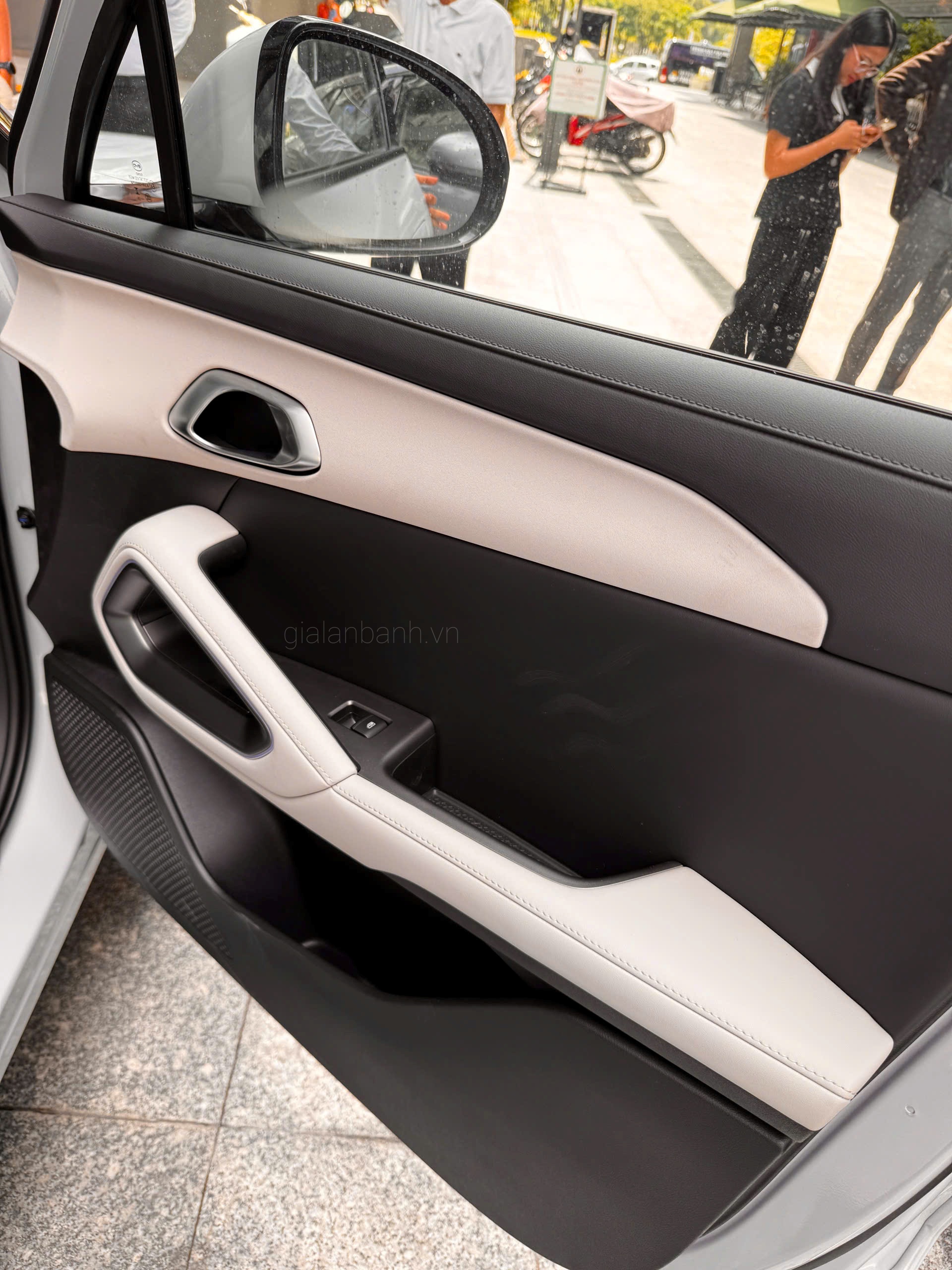 Cánh cửa BYD Atto 2